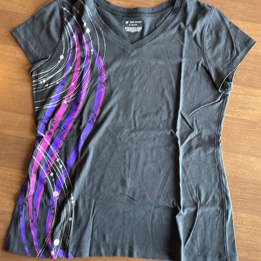 Women’s Tek Gear Workout Tees (4). - Picture 5 of 16